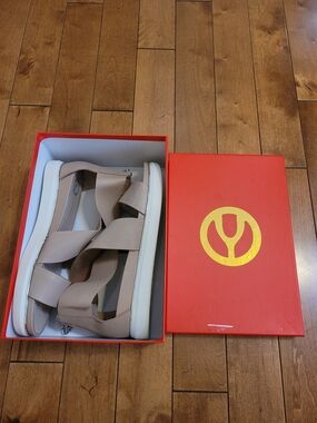 Brand New Wishbone Collective Paola 2 Beige Sheep Leather Women's Sandals